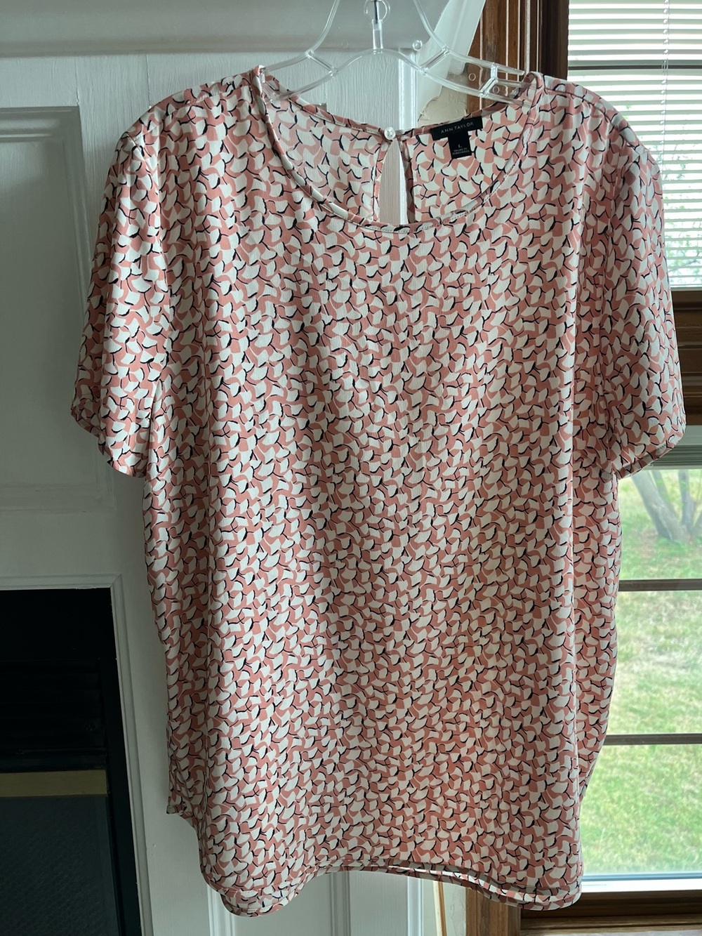 Ann Taylor Coral and White Short Sleeve Printed Blouse